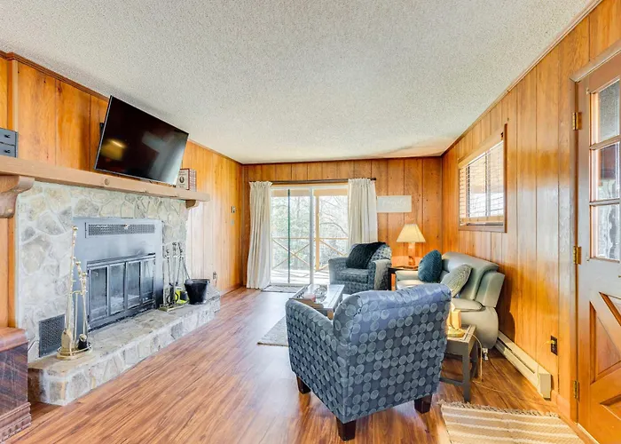 Birdwatching, Board Games & Bbqs: Cabin In Murphy!