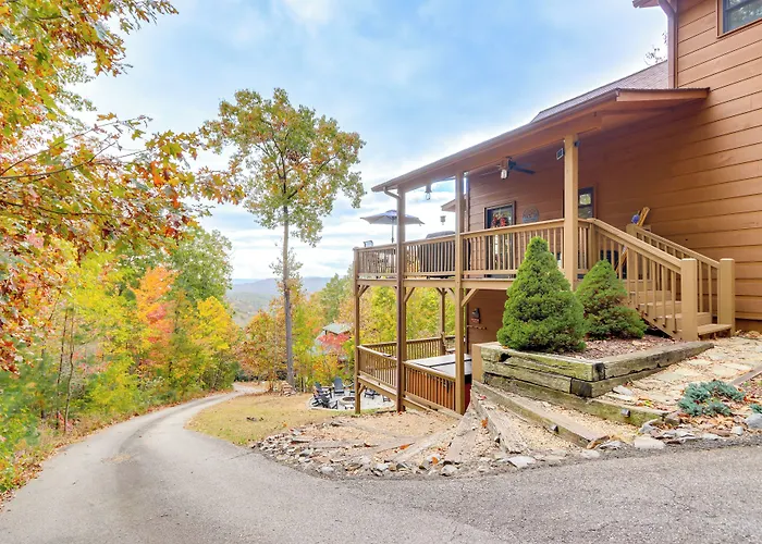 Spacious Murphy Chalet W/ Hot Tub: Mtn Views!
